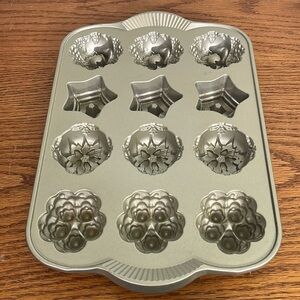 Nordic Ware Christmas Mini Muffin Bundt Pan Bakeware 4 Patterns Cake Pan Holiday